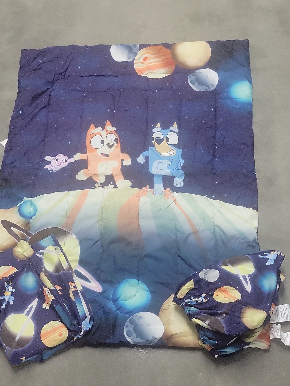 BLUEY- Space-Themed Kids Comforter with Characters. Toddler Bed. Comes w/ Sheets